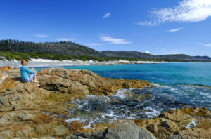 Epic views at Friendly Beach in Tasmania. The best beach from my first travel anniversary.