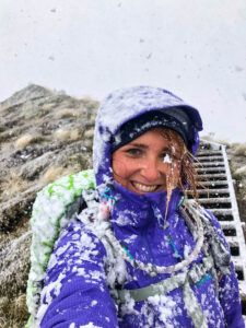 Solo hiking in a snow storm on the Kepler Track in New Zealand #solohiking #hikingsolo #solohiker