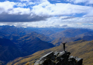 Solo Hiking: 25 Incredible Benefits of Hiking Alone #solohiking #hikingsolo #solohiker