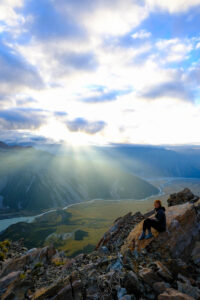 The insane views from my camp spot at sunrise after camping alongside the Mueller Hut. #muellerhut #mountcooknationalpark